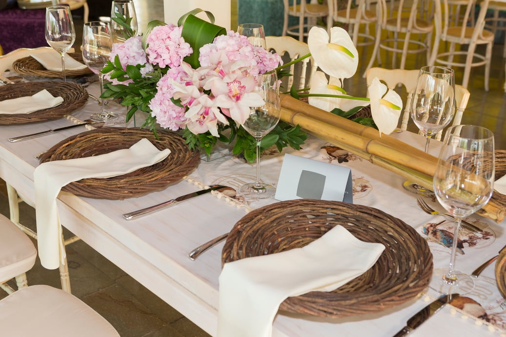 Social events reception; Tables decorated for events: Parties, birthdays, weddings, and other events.